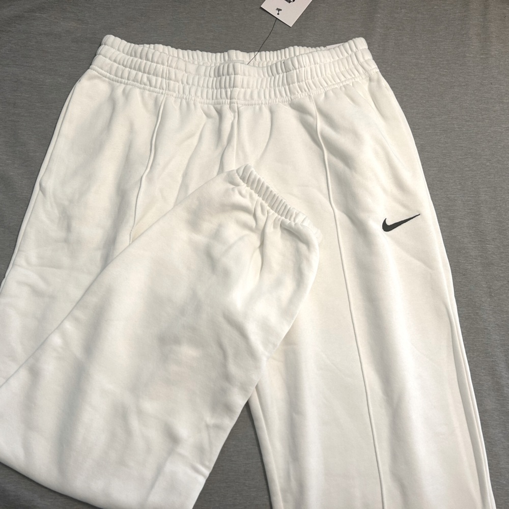 NWT Nike sweatpants